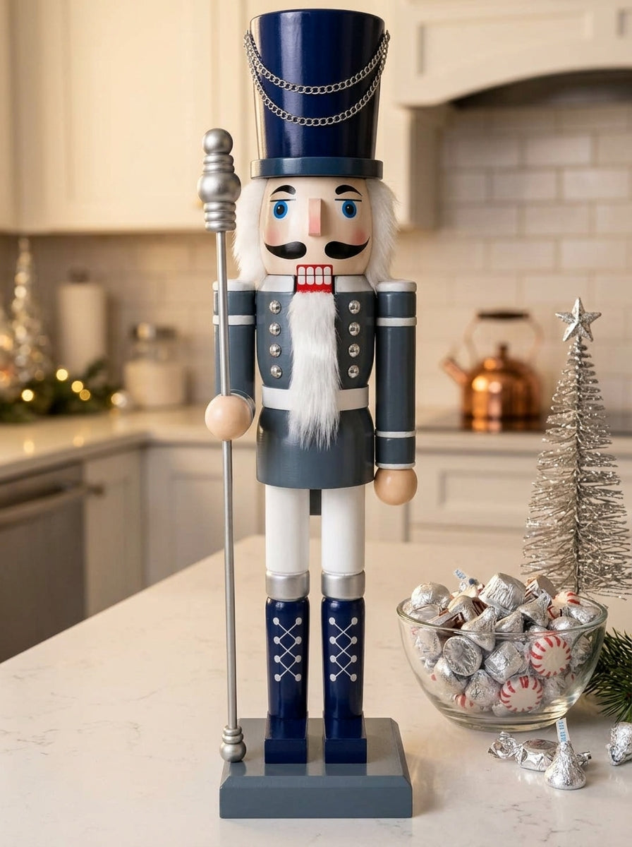Royal Sentinel Ahşap Fındıkkıran Kurşun Asker - 50 CM