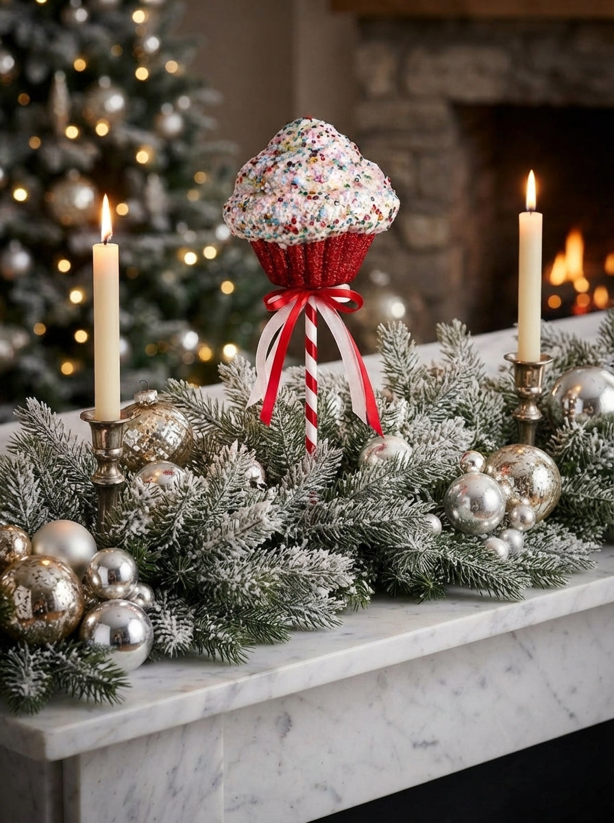 Candyland Cupcake Kırmızı-Beyaz Yılbaşı Ağaç Süsü