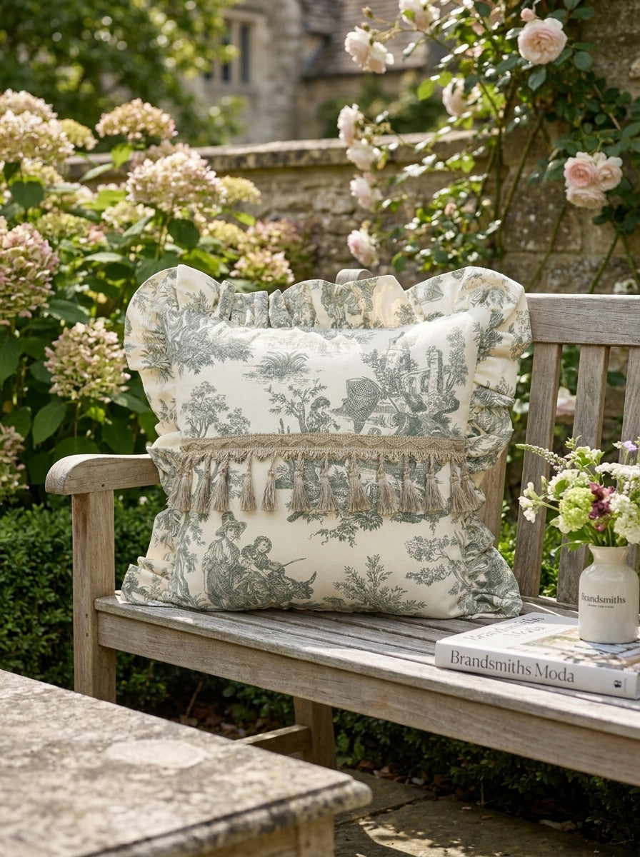 Toile Verde Ruffle Yastık