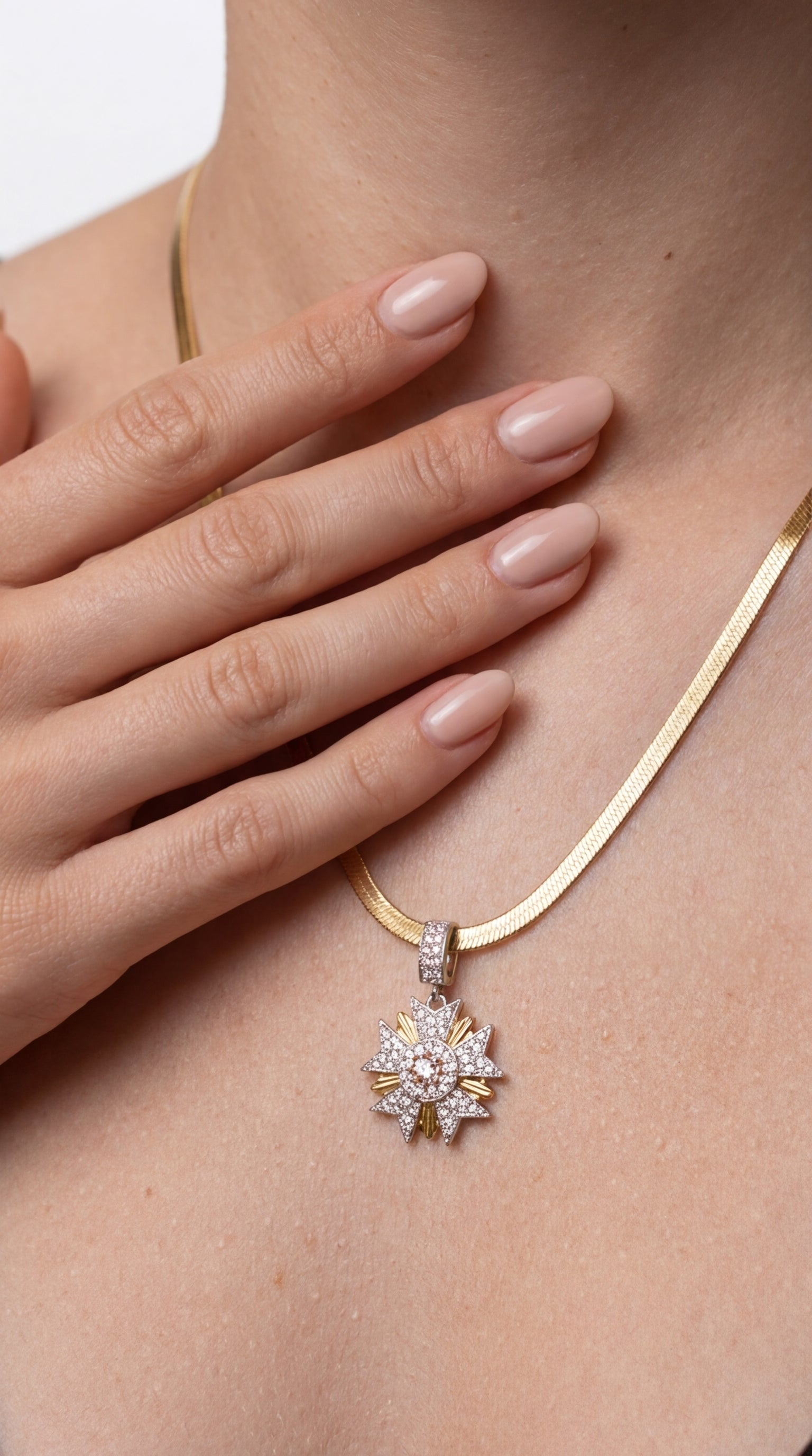 Liora Sunburst Kolye