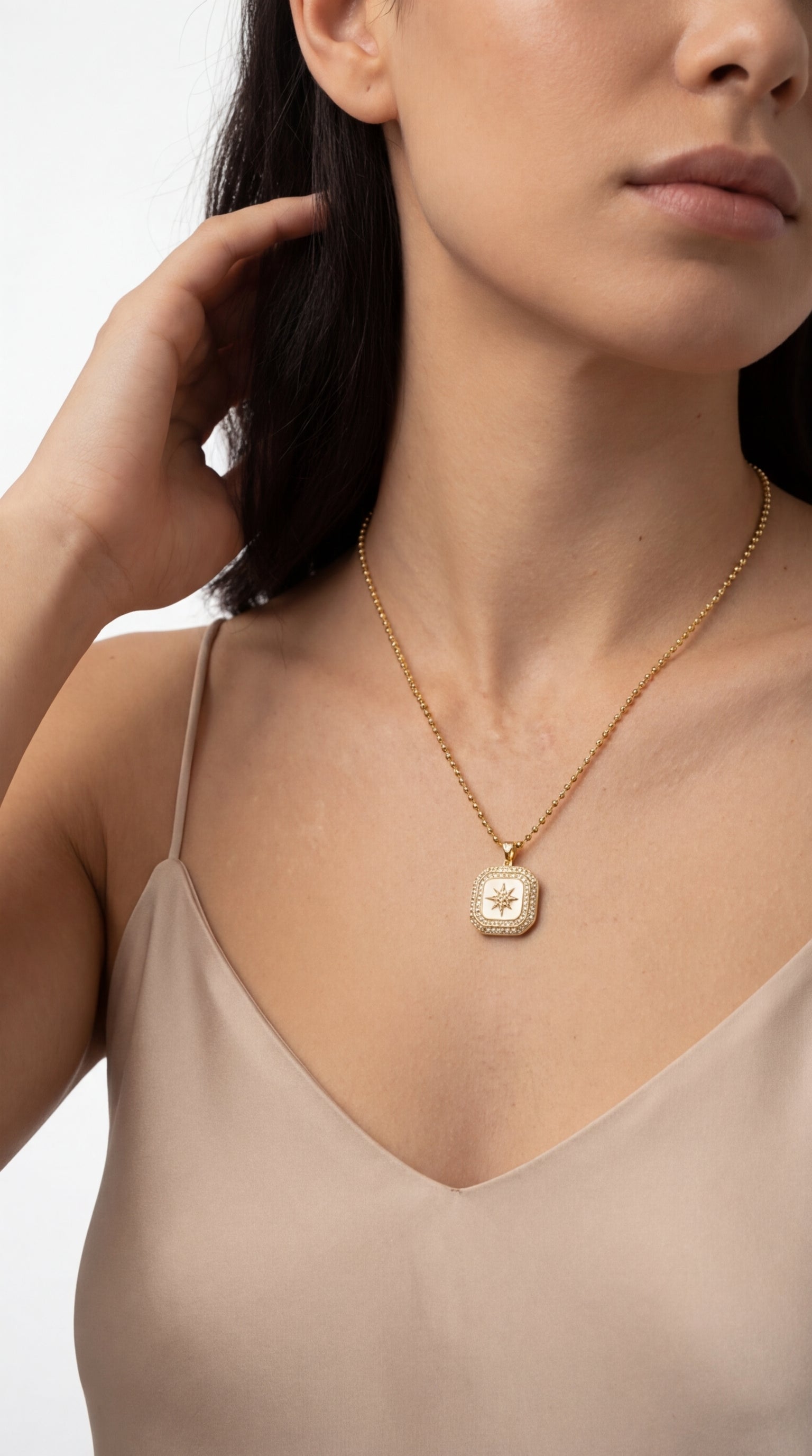 Solaris Medallion Kolye