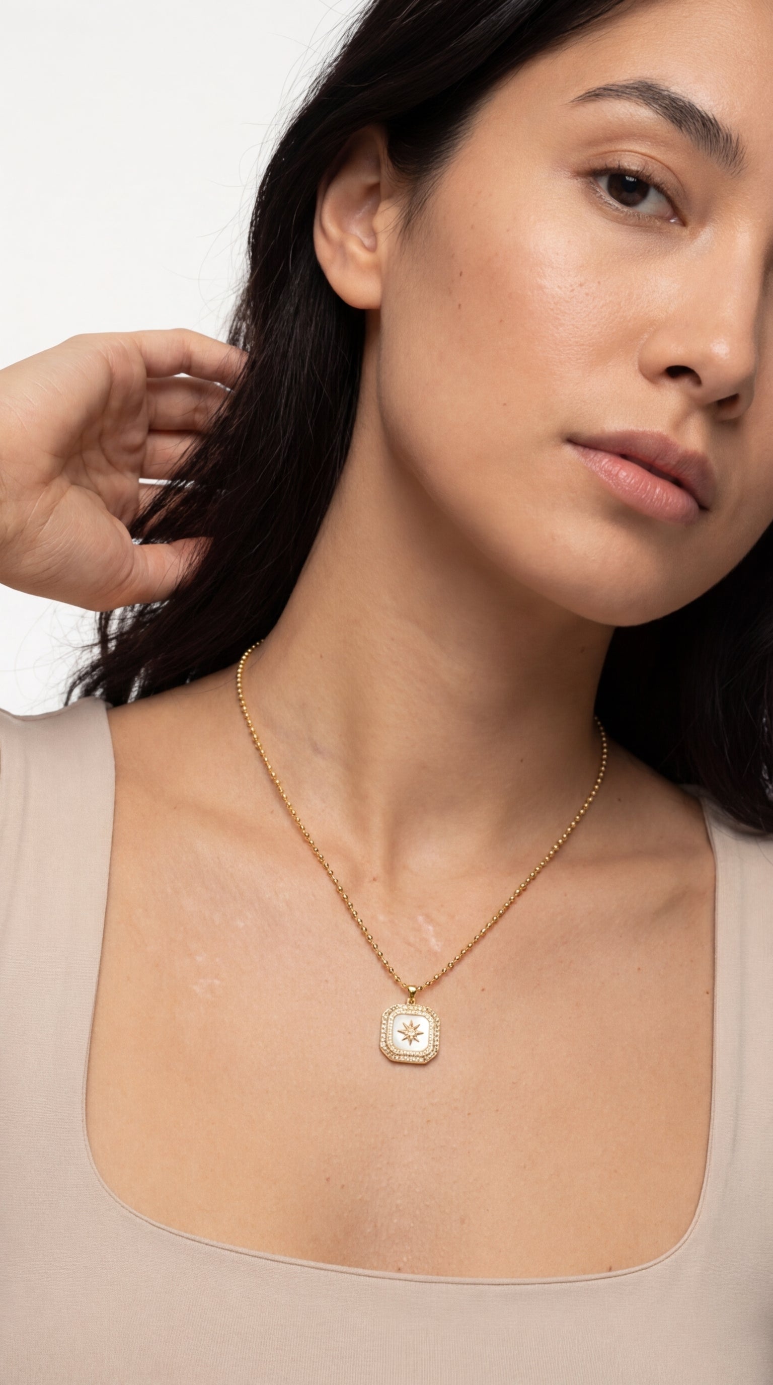 Solaris Medallion Kolye