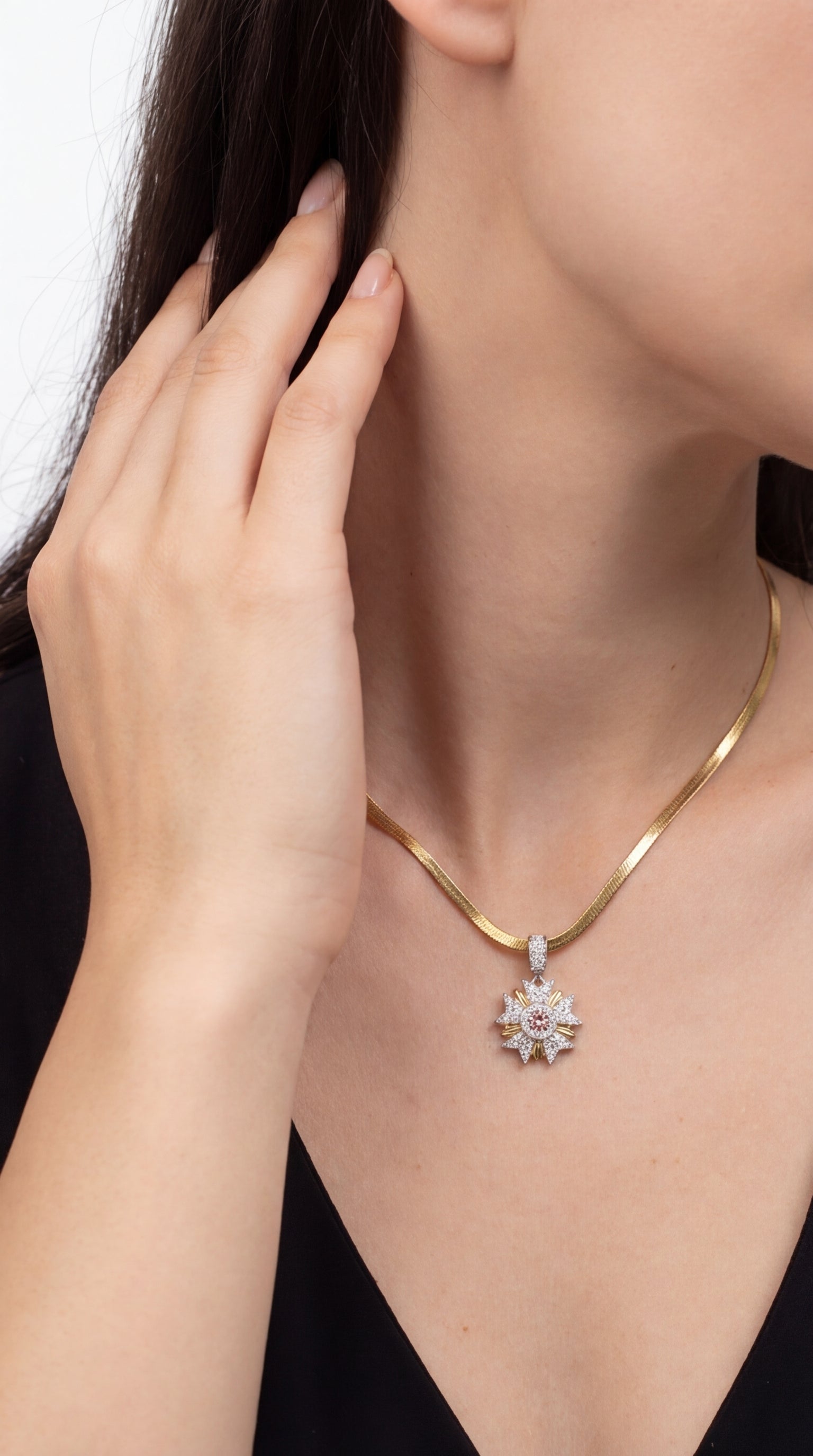 Liora Sunburst Kolye