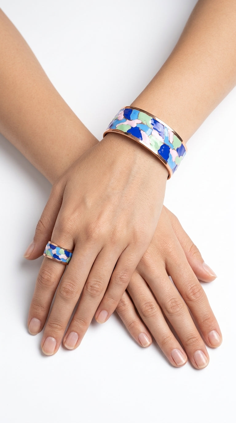 طقم سوار وخاتم مطلي بالمينا - أزرق وأخضر "