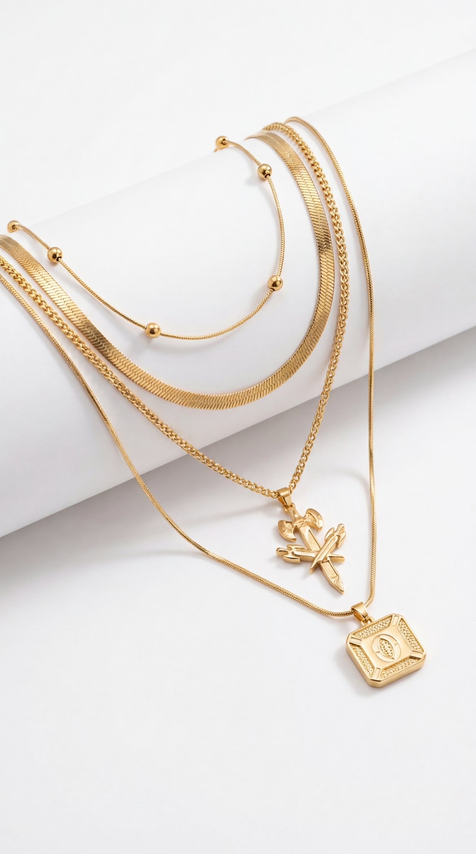 طقم قلادات متعددة الطبقات