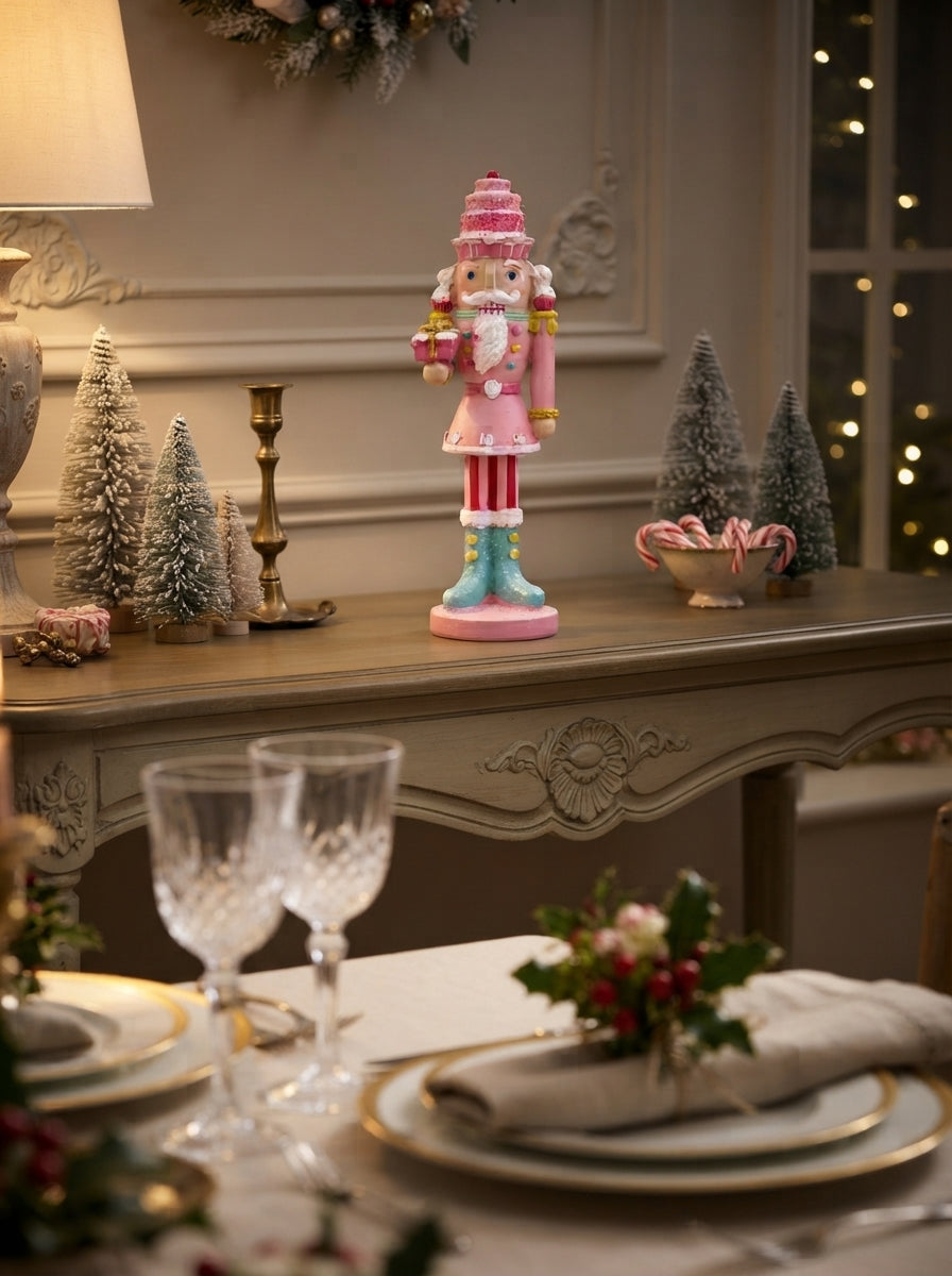 Pink Candy Nutcracker Dekoratif Fındıkkıran Figür - 18 CM
