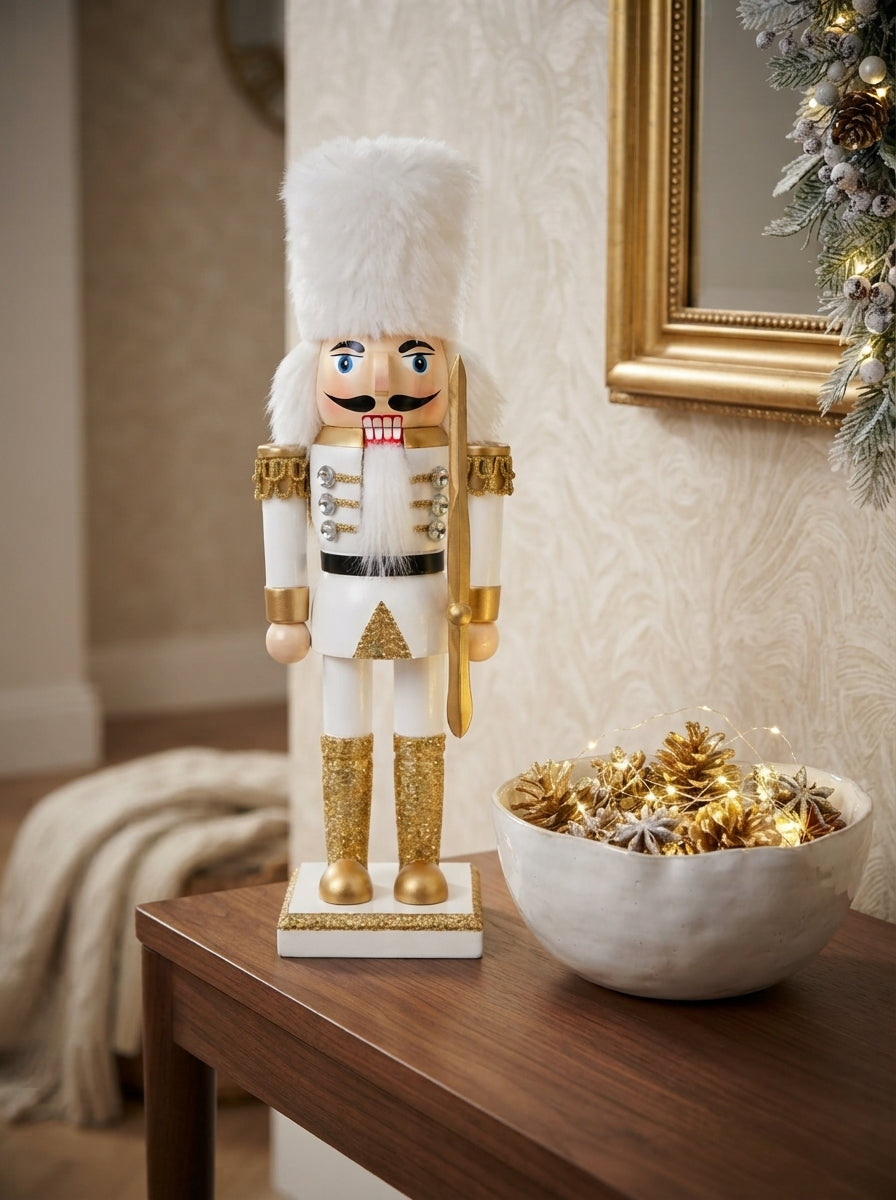 White Gold Royal Guard Ahşap Fındıkkıran Kurşun Asker - 20 CM