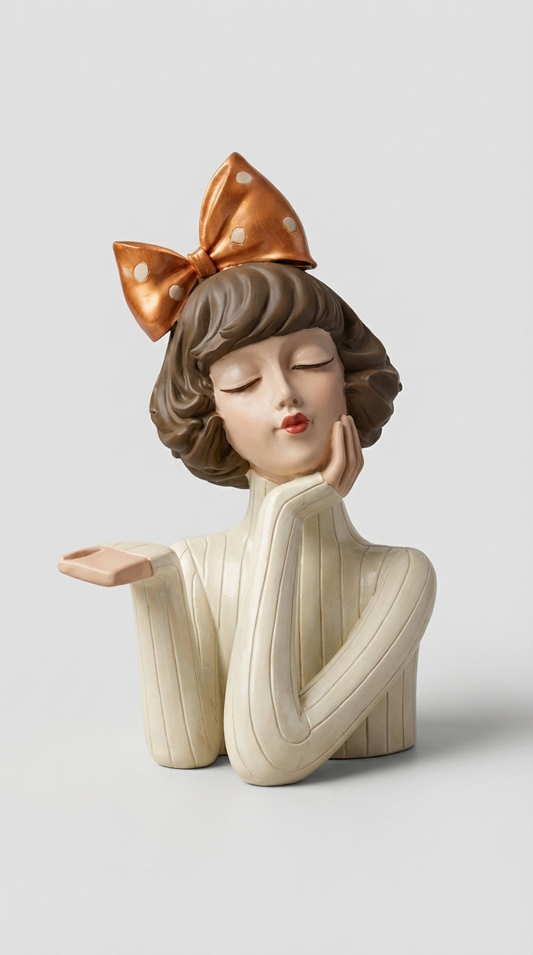 El Yapımı Seramik Kız Figürlü Kase – Ivory Amber Bow