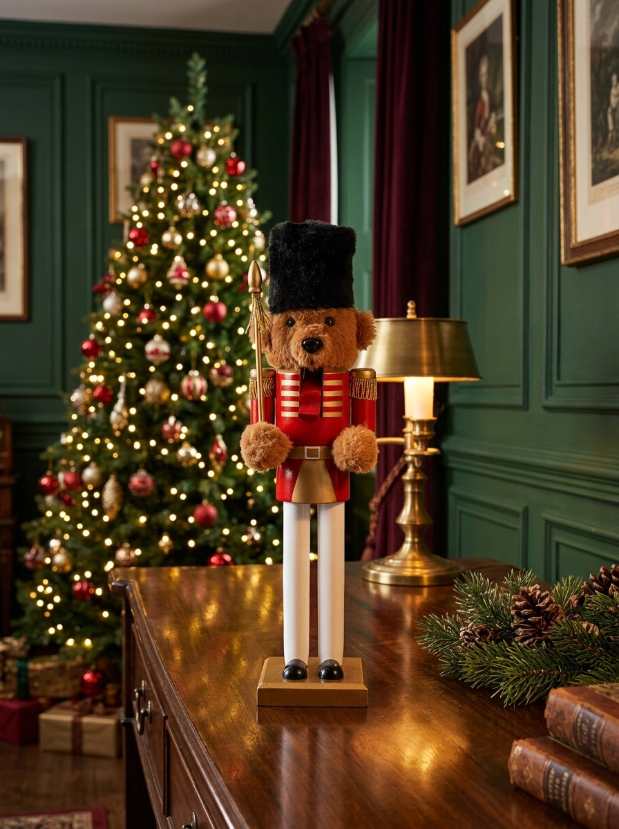 Royal Teddy Guard Kırmızı Üniformalı Dekoratif Yılbaşı Ayıcığı – 36 CM