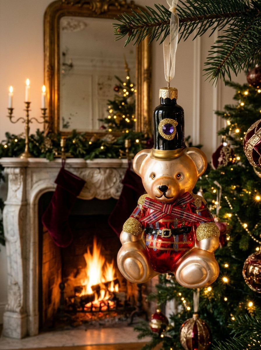 Royal Teddy Guard – Gold İşlemeli Cam Ayıcık Yılbaşı Ağacı Süsü - 14 CM