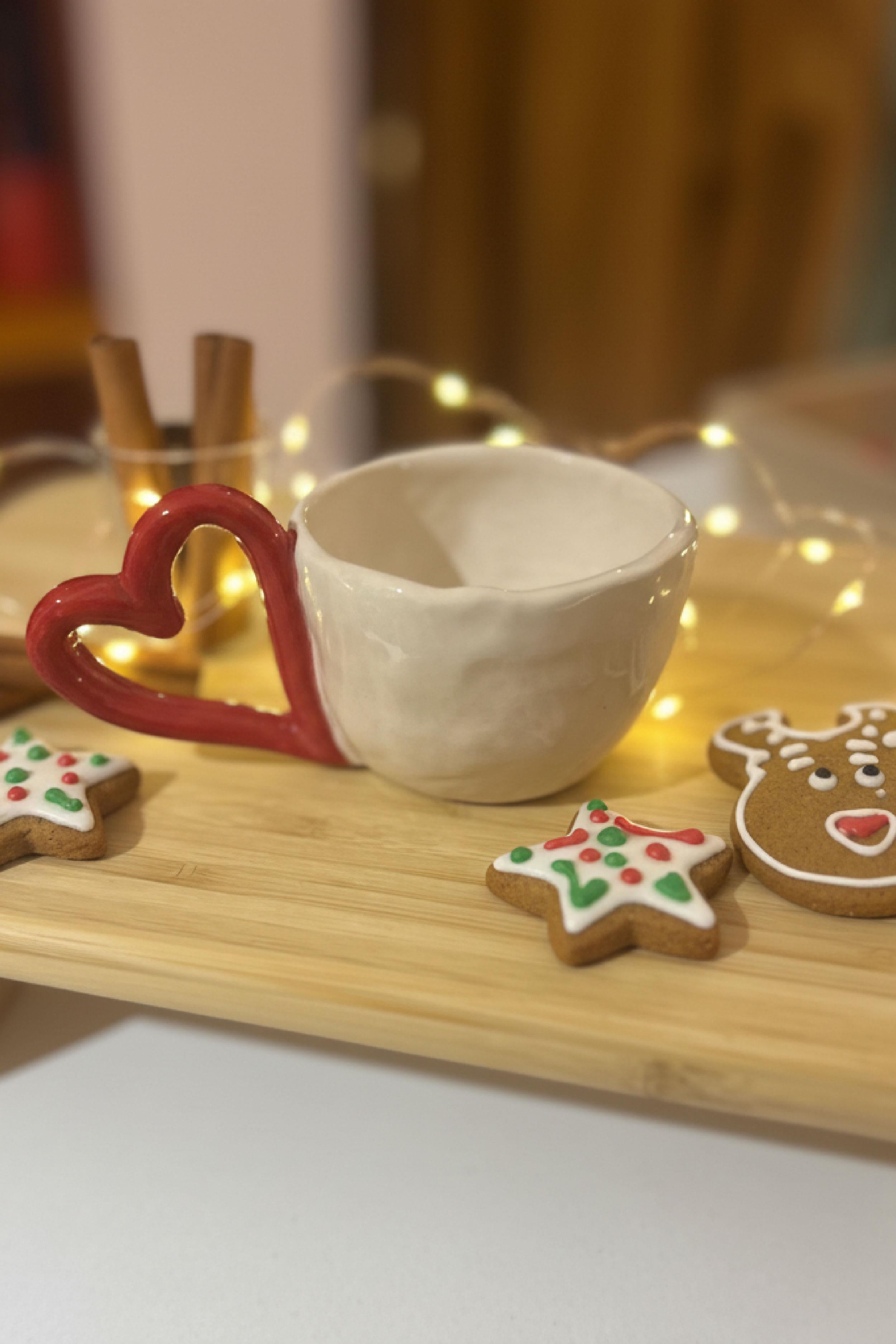 Kalp Kulplu Seramik Kupa