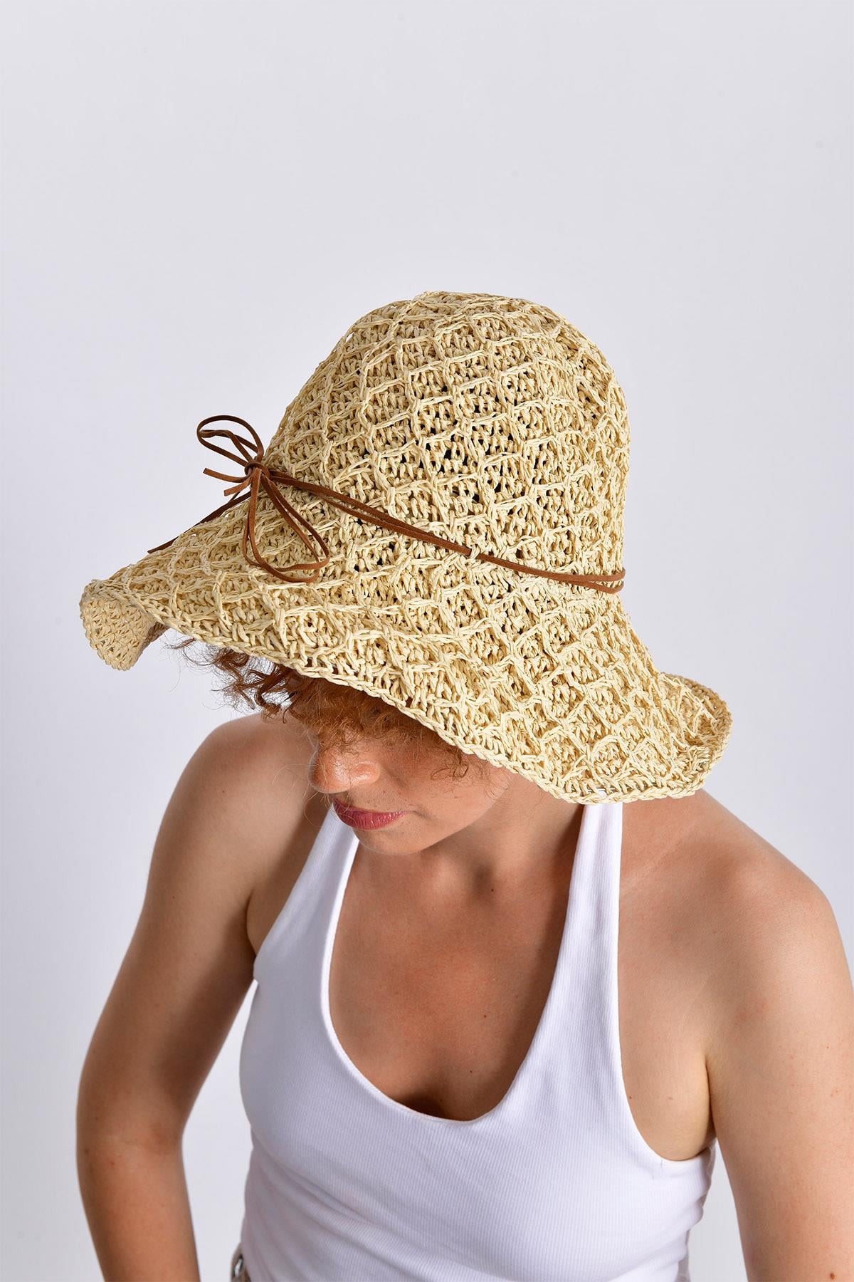 Doğal Geniş Kenar Şapka