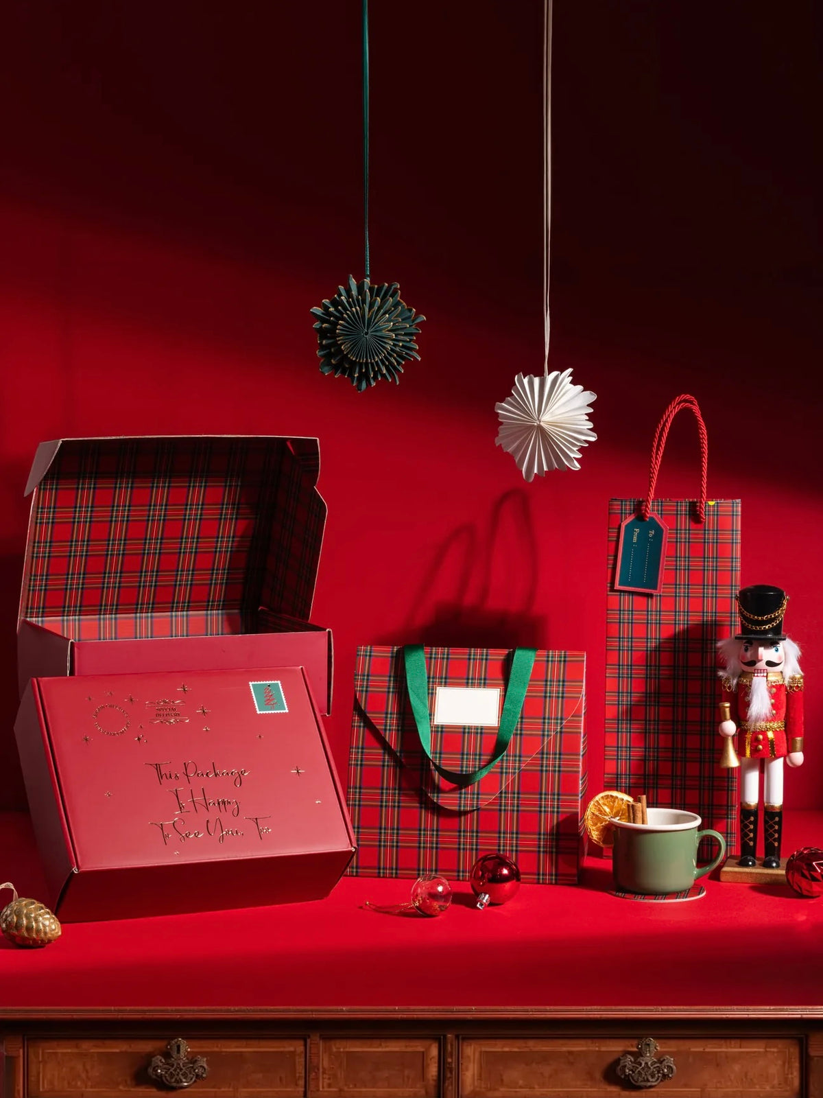 Noëlle Christmas Gift Box
