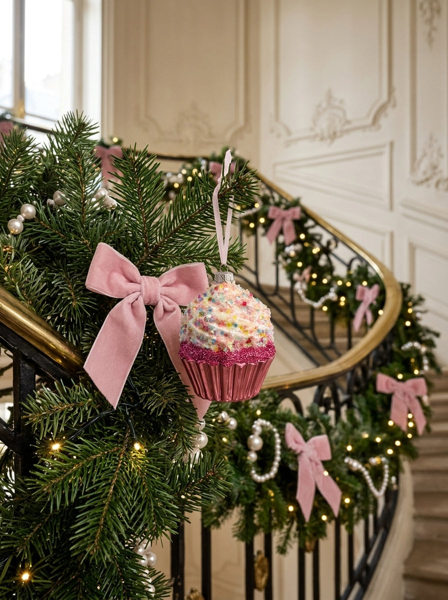 Sugar Bliss – Pembe Işıltılı Cupcake Yılbaşı Ağacı Süsü - 10 CM