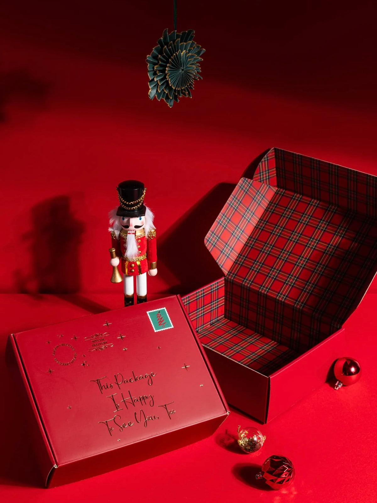 Noëlle Christmas Gift Box