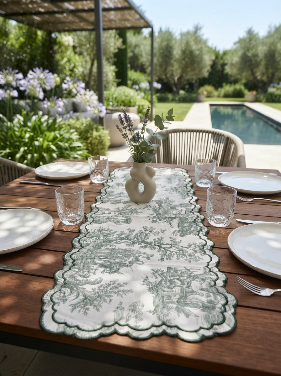 Toilea Verde Embroidered Runner