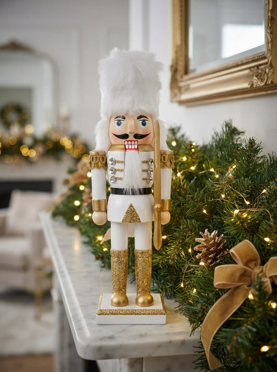 White Gold Royal Guard Ahşap Fındıkkıran Kurşun Asker - 20 CM
