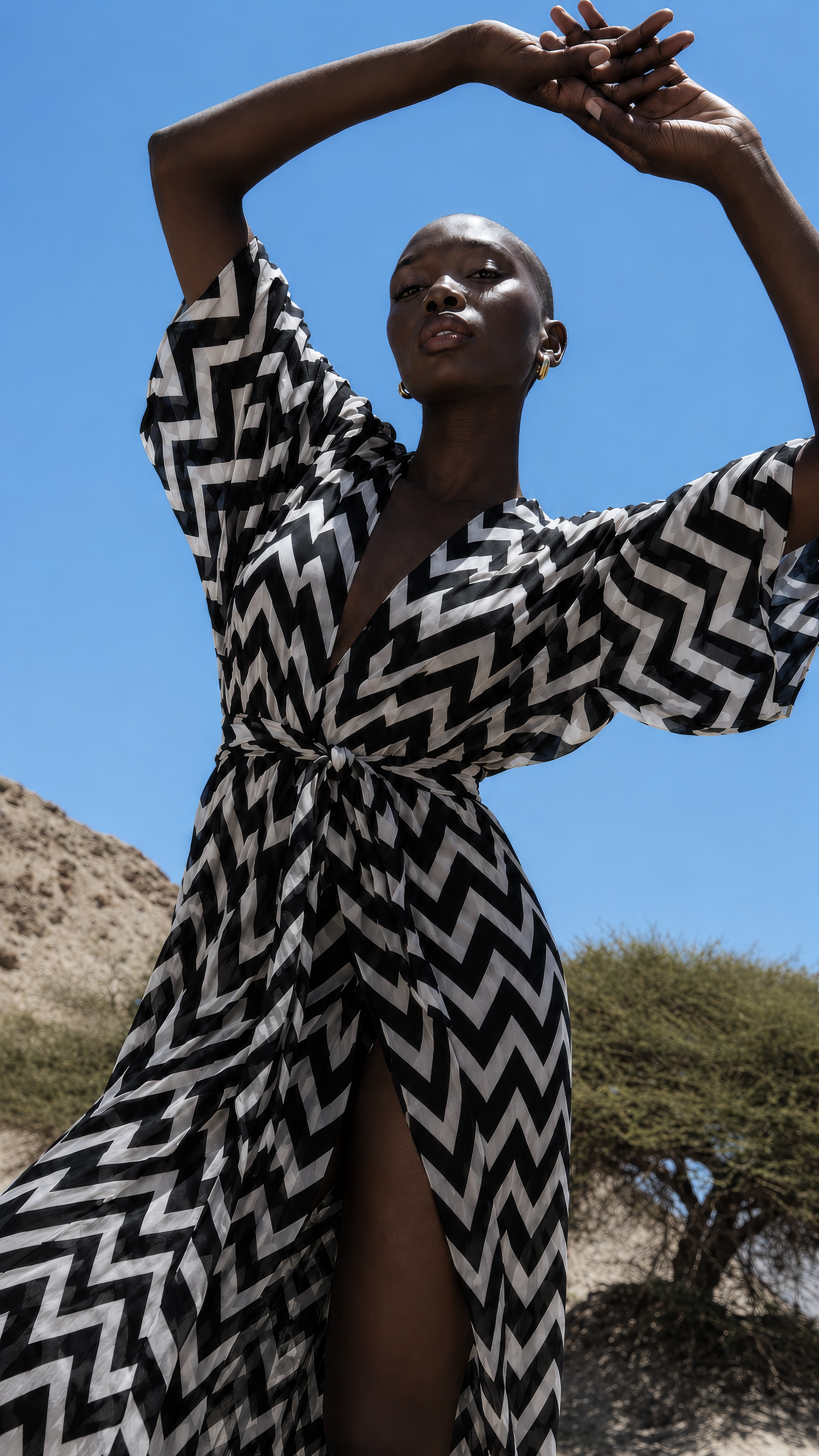 MISKA Noir Kimono